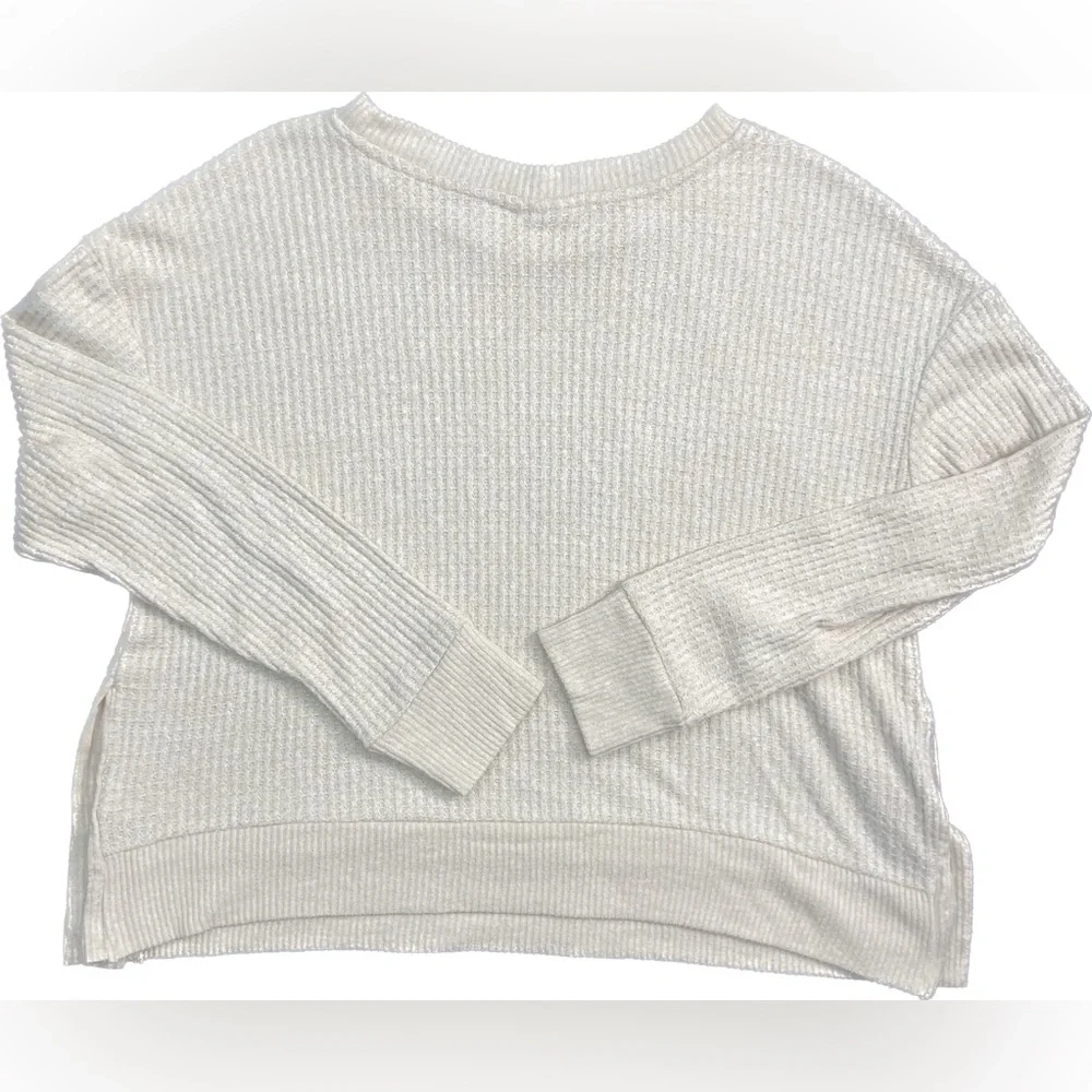 SO Sweater in Cream SZ L Side Snaps Long Sleeve Soft Light Knit EUC - Picture 2 of 8